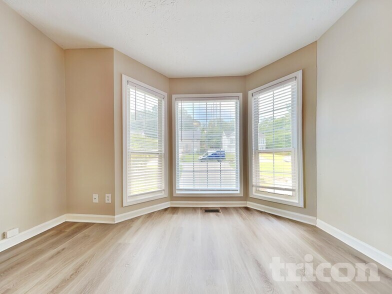 Building Photo - 2114 Lindley Ln
