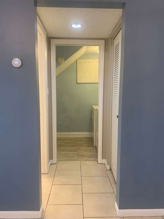 Building Photo - 1420 70th St N