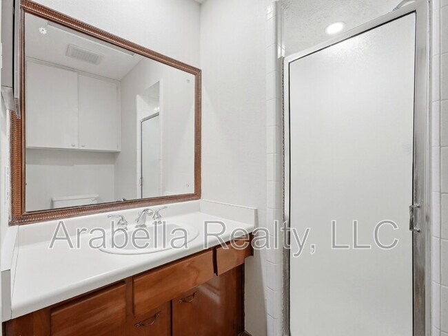 Building Photo - 8607 Norwich Dr