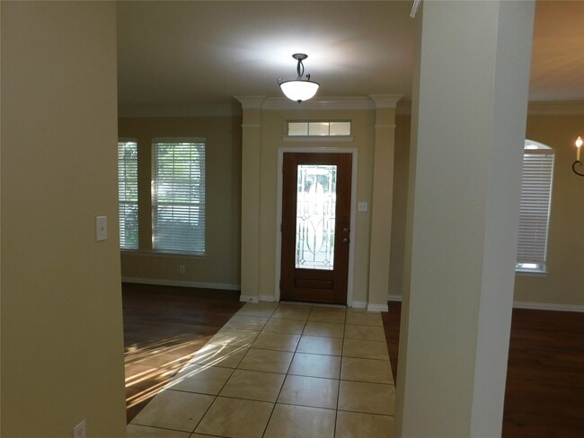 Building Photo - 5527 Baron Ridge Ln