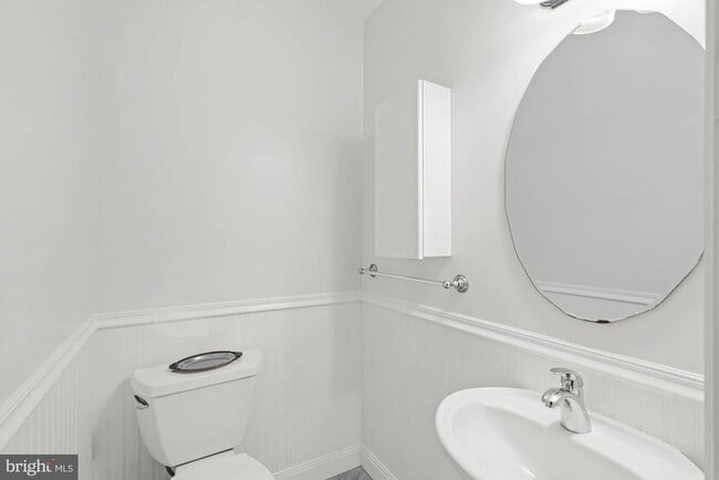 Building Photo - 5222 Duvall Dr