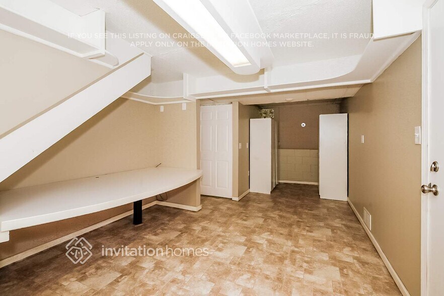 Building Photo - 1716 Lamplight Dr