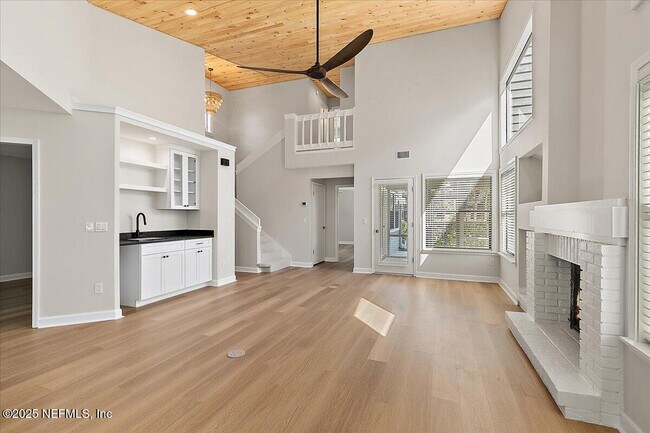 Building Photo - 53 S 9 Dr