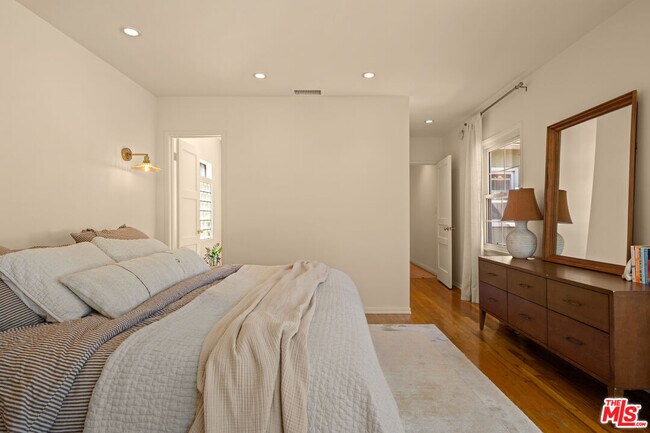 Building Photo - 6112 W 77th St