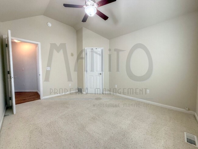 Building Photo - **MOVE IN SPECIAL** Spacious Eagle Ridge Home