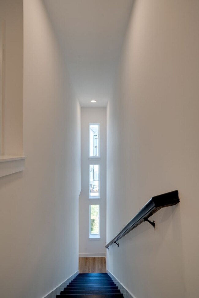 Building Photo - Madison new construction in gated community, pet friendly, 2 car garage, $500 off first month's rent