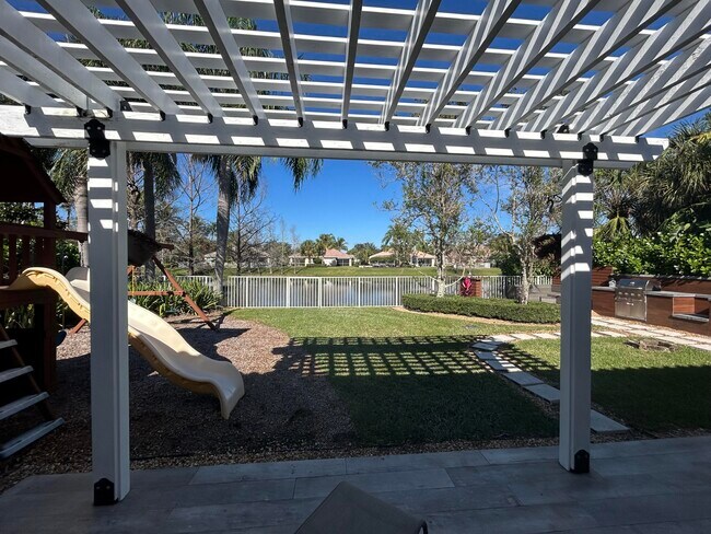 Building Photo - 8455 Belize Pl