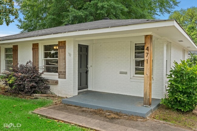 Building Photo - Check Out this 3 bed 2 bath