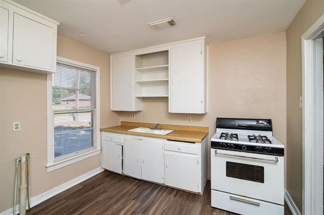 Building Photo - 6161 Brocks Ln
