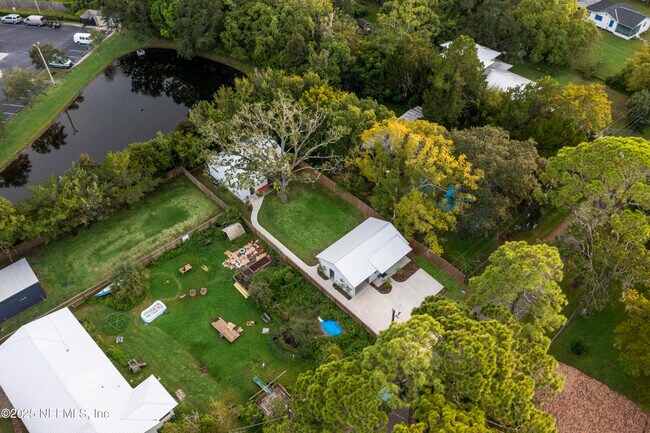 Building Photo - 581 Hazel St