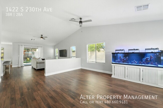 Building Photo - 1422 S 230th Ave