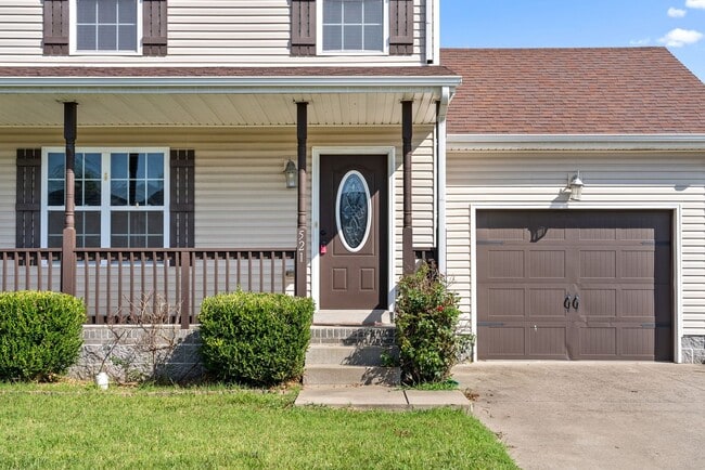 Building Photo - New Move In Incentive Added- Large, Nice home close to Fort Campbell and Shopping