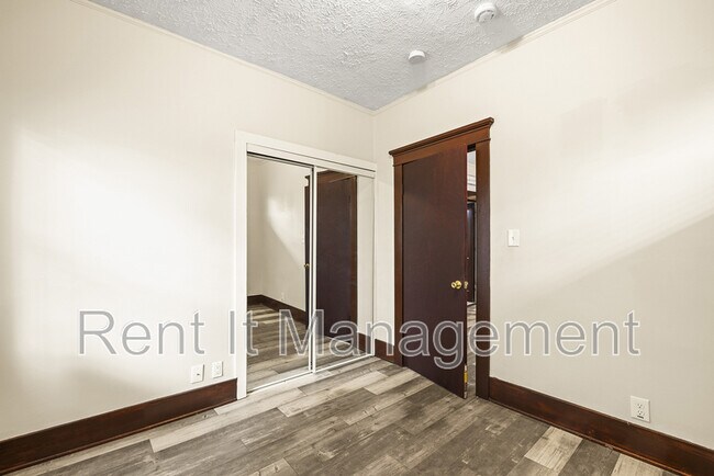 Building Photo - 2816 N 19th Ave