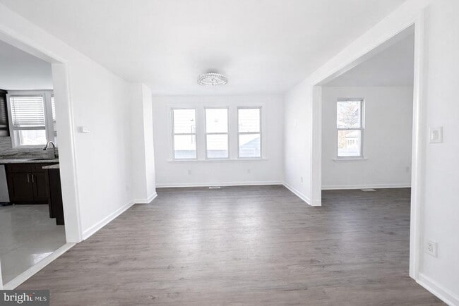 Building Photo - 608 Bethel Ave