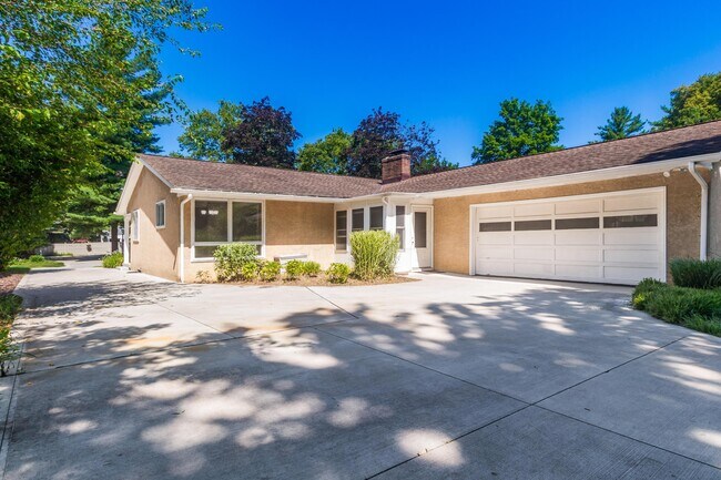Building Photo - 5822 Falmouth Ct