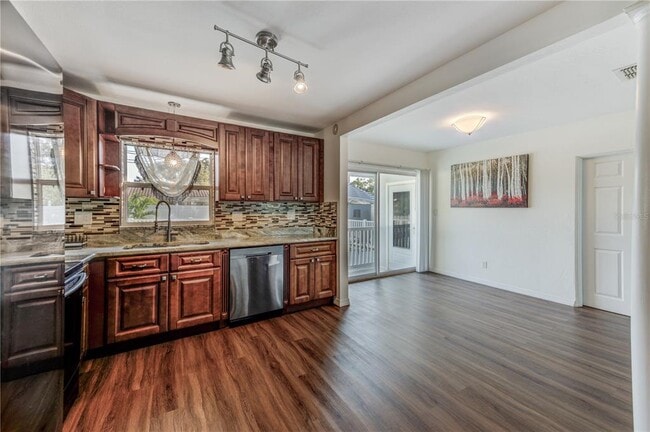 Building Photo - 5244 35th Terrace N