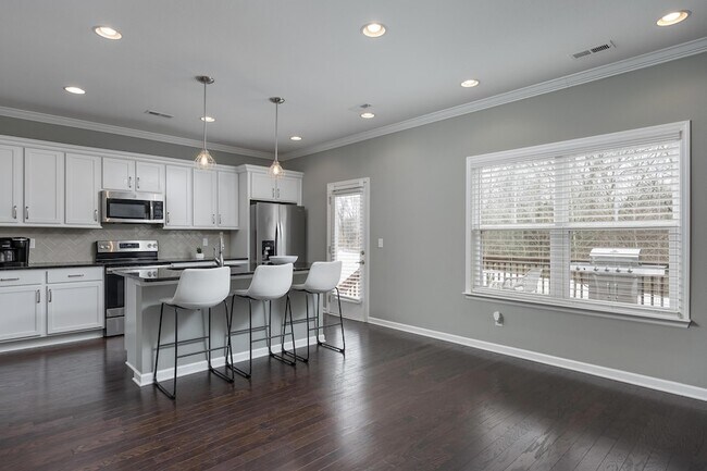 Building Photo - 1741 Timber Creek Rd NE