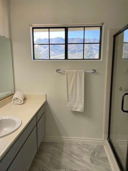 Building Photo - 29752 Strawberry Hill Dr