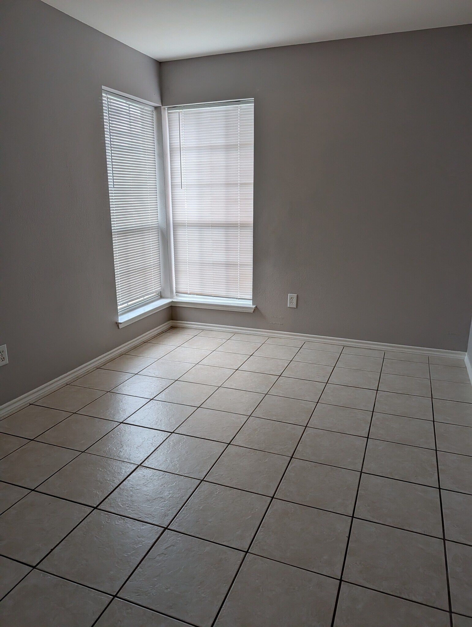Building Photo - 1707 Tina Marie Rd