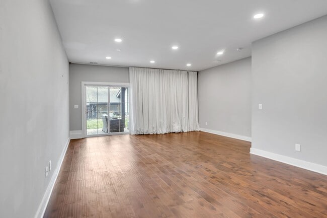 Building Photo - 4 BR, two-story rental with finished basement in WEHO!