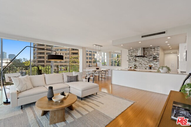 Building Photo - 10433 Wilshire Blvd