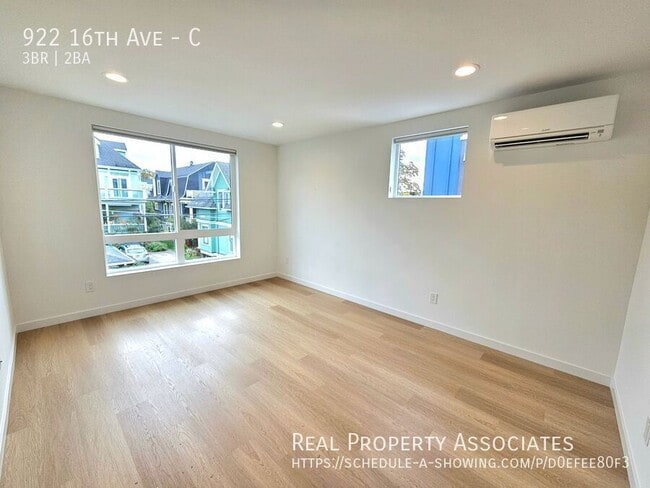 Building Photo - 922 16th Ave