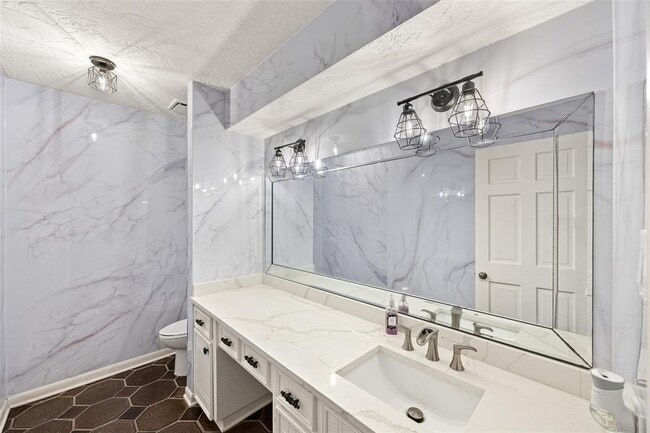 Building Photo - 10703 Cypresswood Dr