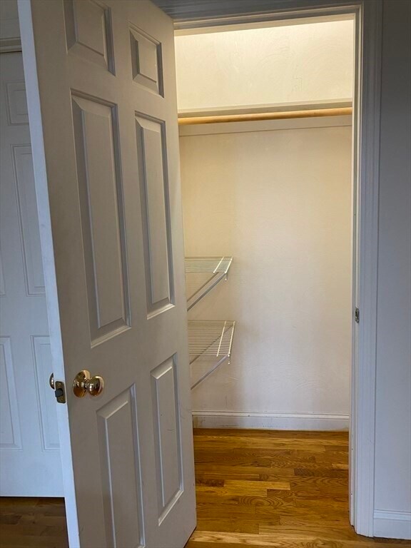 Building Photo - 1008 Bennington St