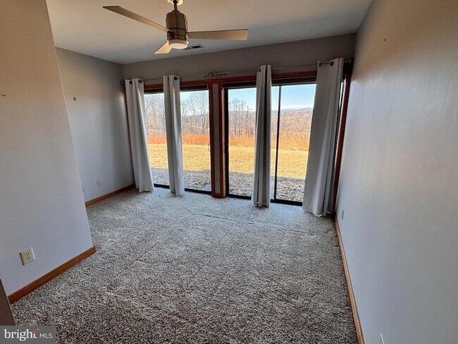 Building Photo - 72 Jordans Rd