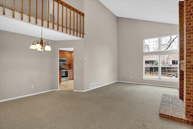 Building Photo - Indian Creek 2 Bedroom, 2 Bathroom Townhom...