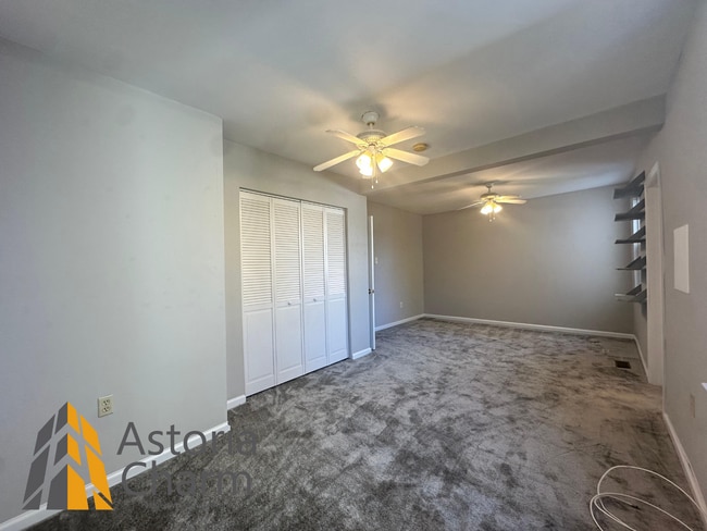 Building Photo - 3 Bedroom Home with Den, Patio/Deck Space,...