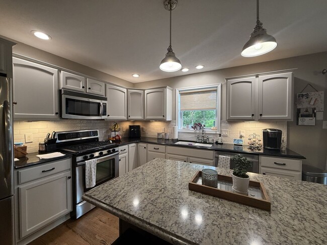 Building Photo - Brynwood Single Family Home