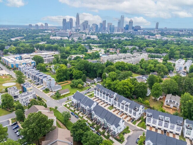 Primary Photo - 642 W End Dr