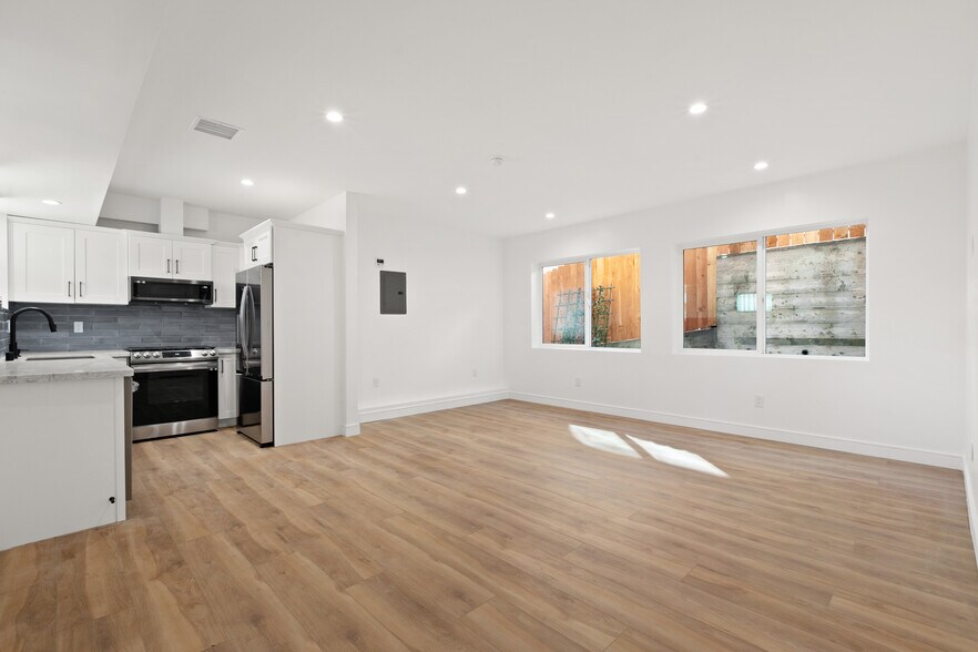 Building Photo - 8304 Pershing Dr