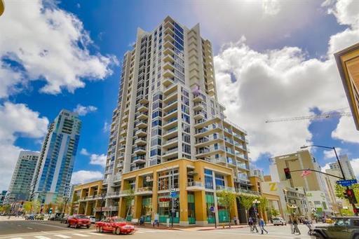 Building Photo - Gorgeous Condo in East Village!