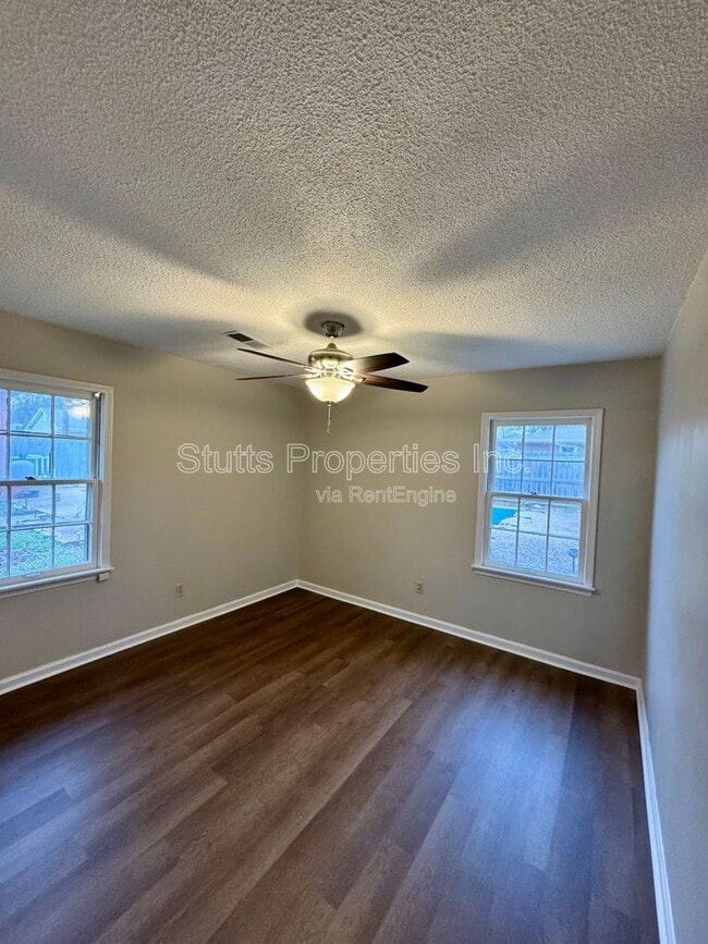 Building Photo - 408 Thorne St