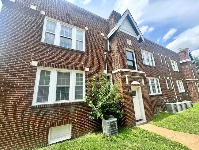 Building Photo - 4223 Ellenwood Ave