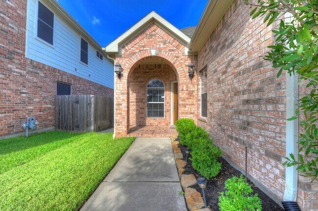 Building Photo - 19918 Hardsville Dr