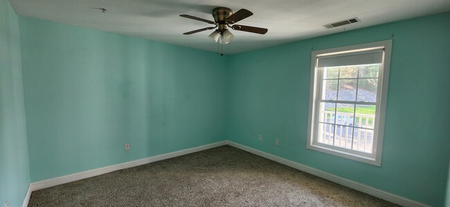 Building Photo - 14 Vista Ridge Dr