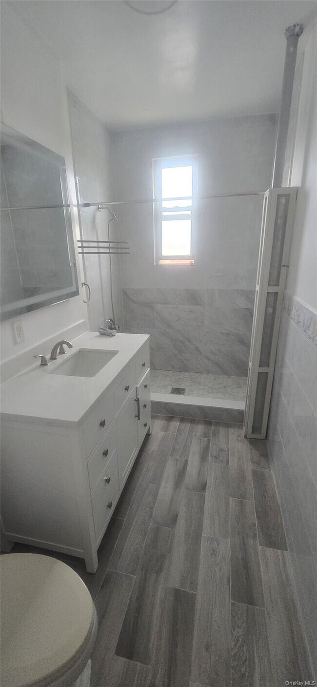 Building Photo - 125 W 227th St