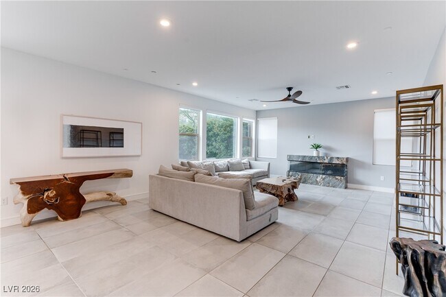 Building Photo - 214 Abbey Hill St