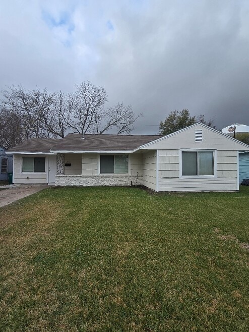 Building Photo - 3511 Washington St