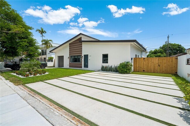 Building Photo - 4280 SW 13th Terrace