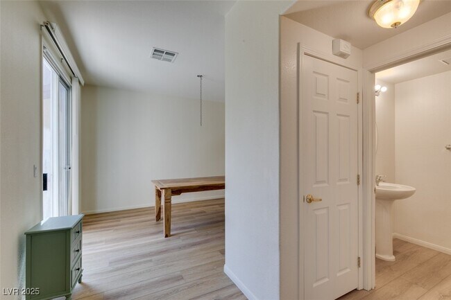 Building Photo - 10220 Delray Beach Ave