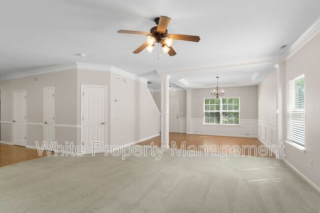 Building Photo - 12427 Oakton Hunt Dr