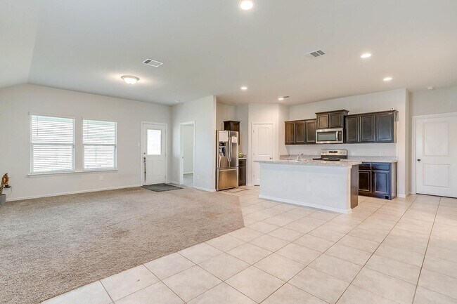 Building Photo - Nice 3 Bed, 2 Bath House in Creekside Esta...