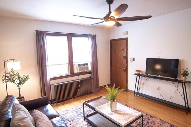 Building Photo - 1514 16th St SE