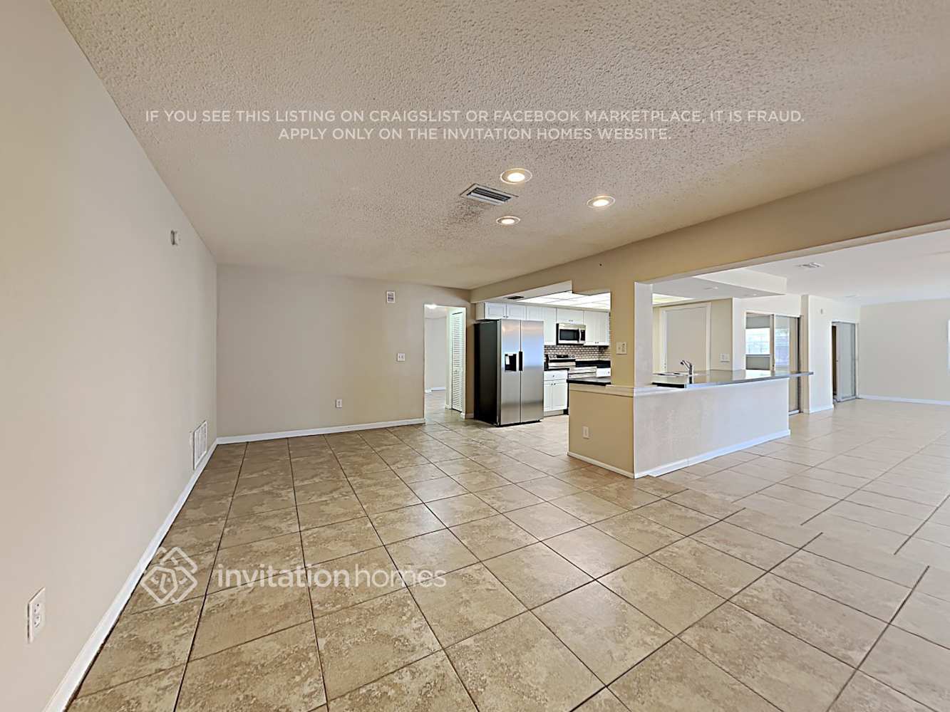 Building Photo - 1895 Almeria Way S