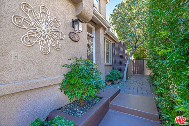 Building Photo - 27887 Skycrest Cir Dr