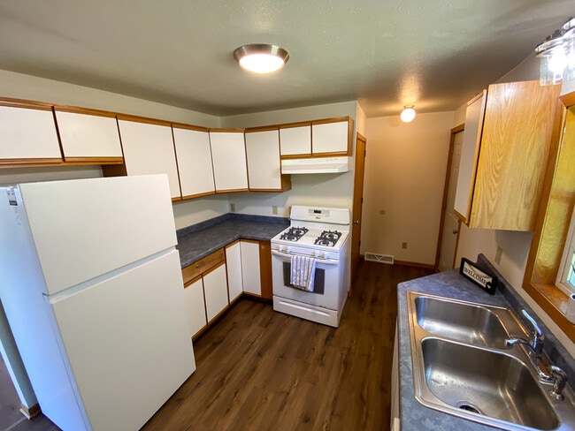 Building Photo - 1020 2nd Ave N